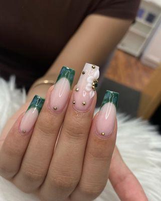Alohallelienails