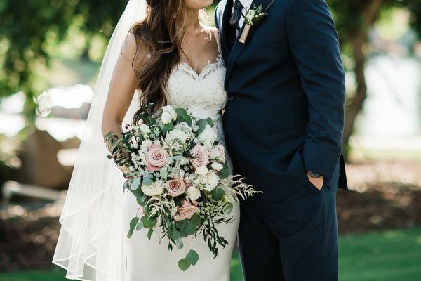 I don't know why I never reviewed Dana's but we have nothing but amazing things to say about the quality of work they did for our wedding!