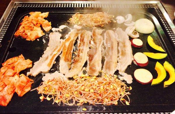 Pork belly " Sam gyud sal"