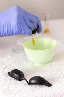 Customizing eye puffiness reducer