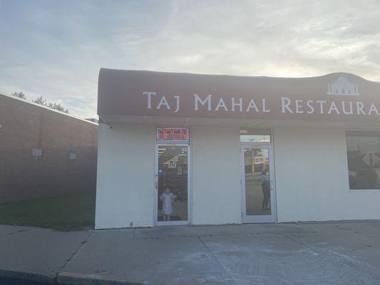 Taj Mahal Cuisine of India