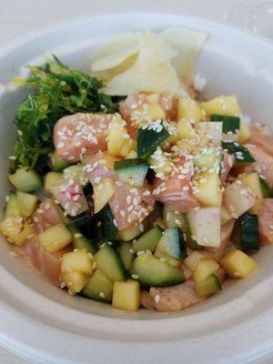 Salmon poké