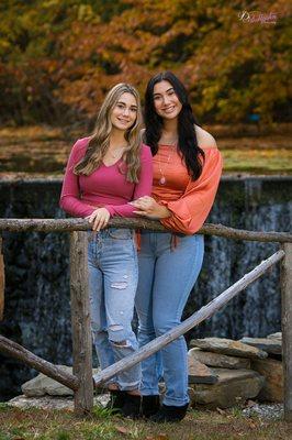 Family Portraits
Sisters on location Marlboro