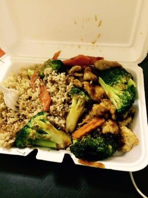 Broccoli chicken with brown rice