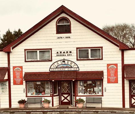 Ignore the hours on Apple Maps and Yelp. Our hours are 11-5 daily (except Christmas and Thanksgiving.