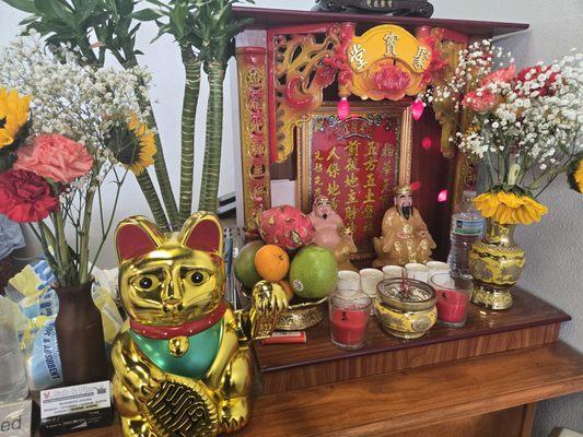 The decor is very cute, very authentic.