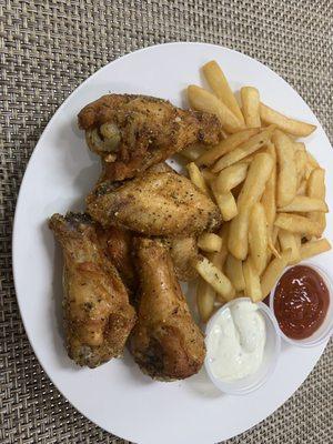 Lemon pepper wings w/ fries