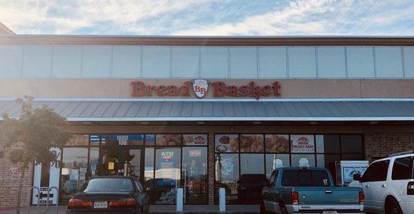 Storefront to convenience store for Bread Basket