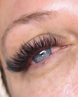 Lovely Lashes by Roxy