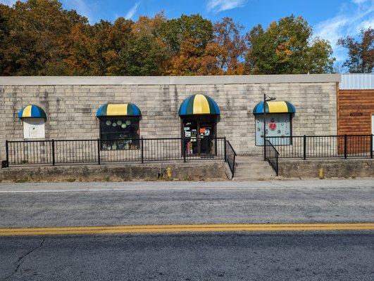 Tri Lakes Humane Society Thrift Store