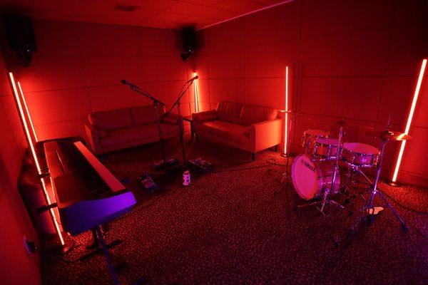 Our "Ruby" rehearsal room equipped with; Presonus AIR10 x 4, Sennheiser e835 x 2, Yamaha Hip Kit, Alesis Prestige and a Yamaha MG12XU.