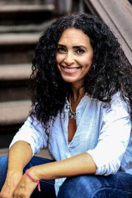 Francesca Maximé, somatic psychotherapy, life coaching, mindfulness meditation and IFS/Internal Family Systems parts work.