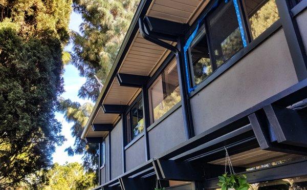 Seamless Aluminum Gutters - Aluminum Downspouts - Modern Home Pasadena, CA 91105