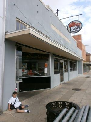 The Boxer & The Barrel