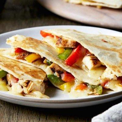 chilangotacosymariscos - quesadilla