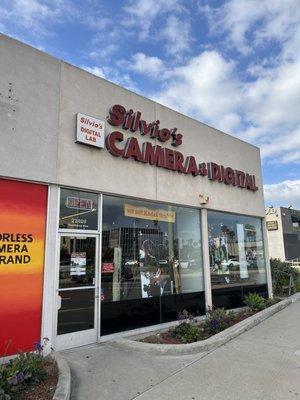 Silvio's Camera and Digital Storefront
