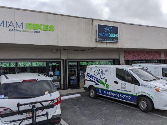 Miami Bikes Store front and Delivery service available.