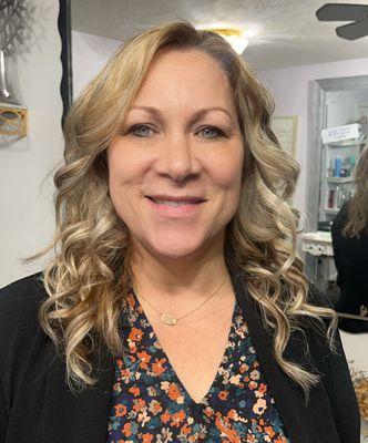 Helloo Beautiful Salon & Style