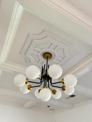 Ceiling crown molding design
