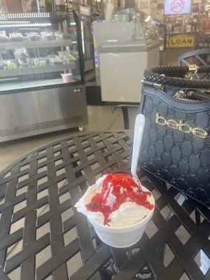 Mo's Ice Cream Parlor