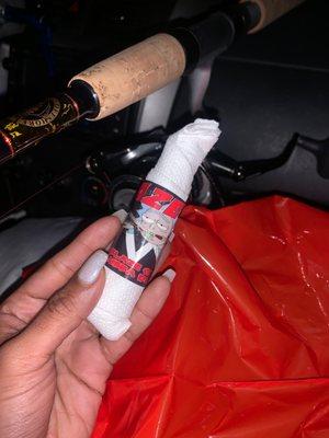 He wraps your glass so cute!