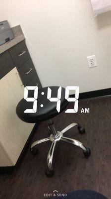 35 minutes later ...no doctor in sight!! The doctor is NOT in.