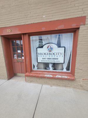 Mike Schneider-Brokerocity