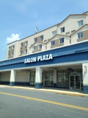 Salon Plaza