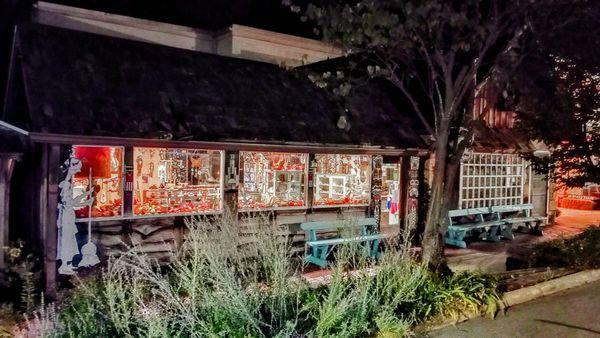 Totem Post - a Nashville, Indiana icon