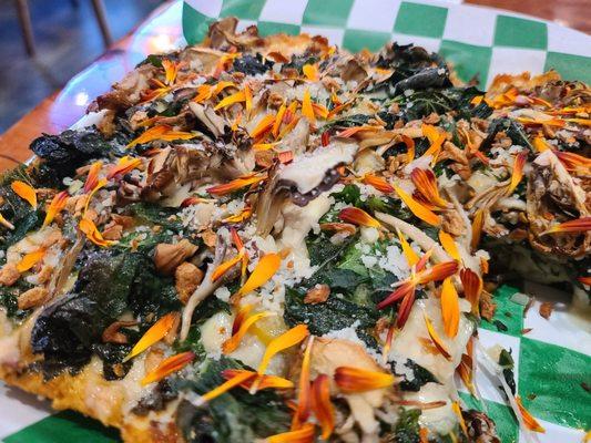 Mushroom and Nettle pizza! So good!