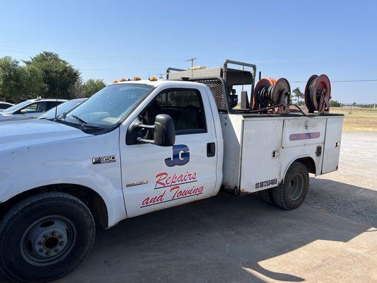 Our trucks and trained technicians keep America rolling.