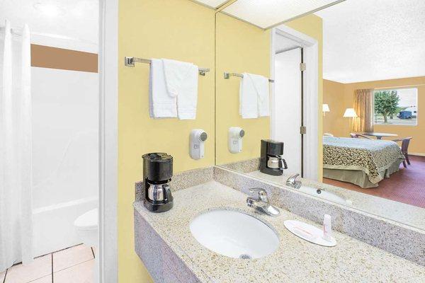 Days Inn By Wyndham N Little Rock East