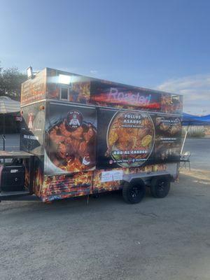 Bbq Al carbon
Bbq on charcoal
Chicken and pork ribs