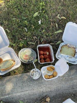 Garlic Bread - With Cheese Meatballs - 6 Jalapeno Poppers - 5 Italian Beef Sandwich, Side & Soda - Regular Tossed Salad - Regular