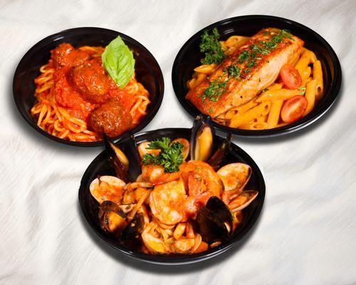 Delicious variety of our best-selling dishes - creamy pasta, grilled chicken, shrimp, and garlic toast. Perfect for delivery in Miami!