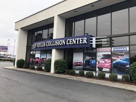 Front of Ed Voyles Collision Center