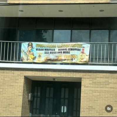 Located on the lower level of the 3000 Building at Walnut Grove and Tillman! Seconds from the Central Library