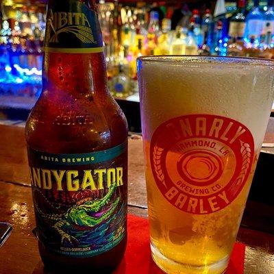 Dos Jefes Uptown Cigar Bar