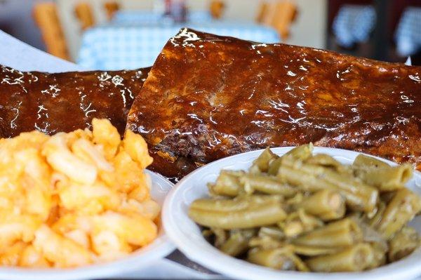 Full Rib Platter w/2 sides
Mac & Cheese & Green Beans