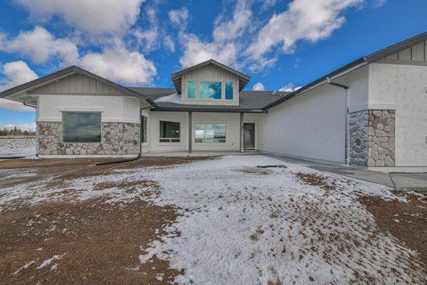 Jessica Perey & Janette Woolcott - Realty ONE Group