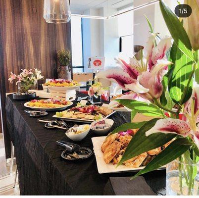 Wanting to treat yourself to a catered breakfast on your big day while getting ready with your bridesmaids?