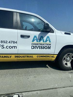 3:45pm driving on 5 South look at this Clown on his phone:4 June 2025