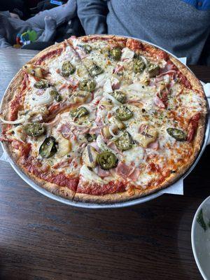 Jupiter Pizza (ham, grilled pineapple, jalapeños, and three cheese blend)