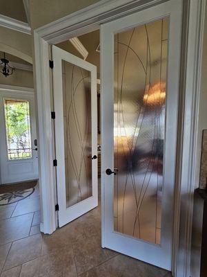 Glossy glass texture custom design for office doors