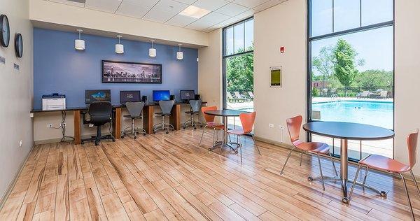 Prentiss Creek at Downers Grove Apartments