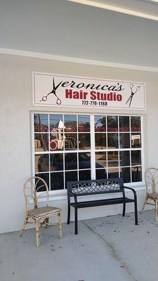 Barber Dan is at Veronica's