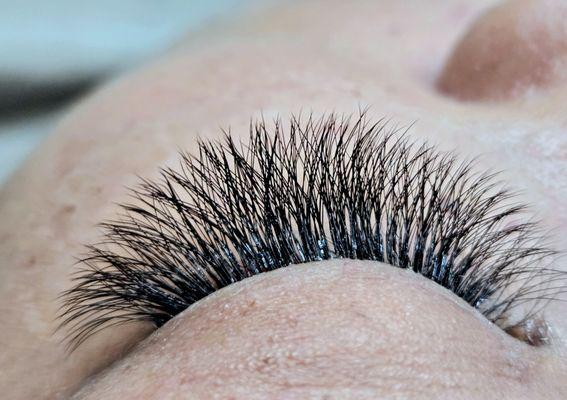 Moms Brows & Beauty Lab