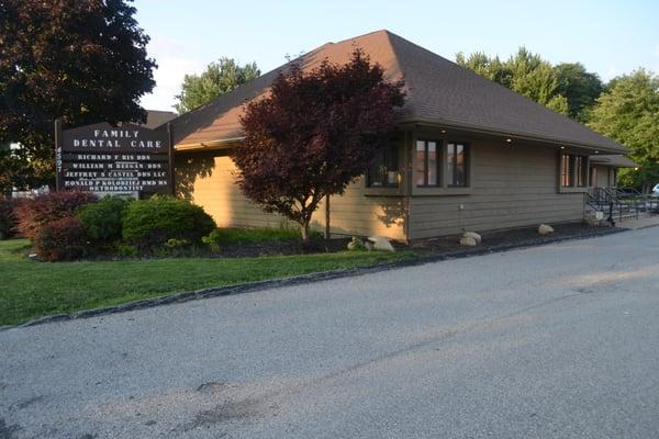 Dr Jeffrey Castel, DDS - dental office