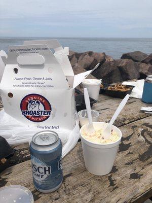 Chicken and pint of slaw