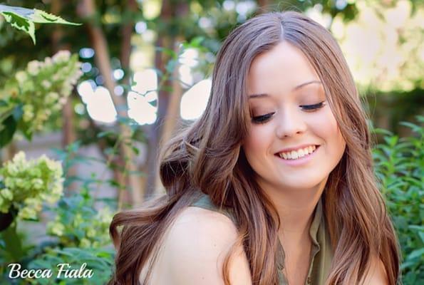 Loose Curls and Makeup for Senior Portrait